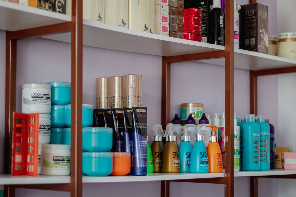 MAC Pro Foundation & Setting – Kavya Beauty Salon